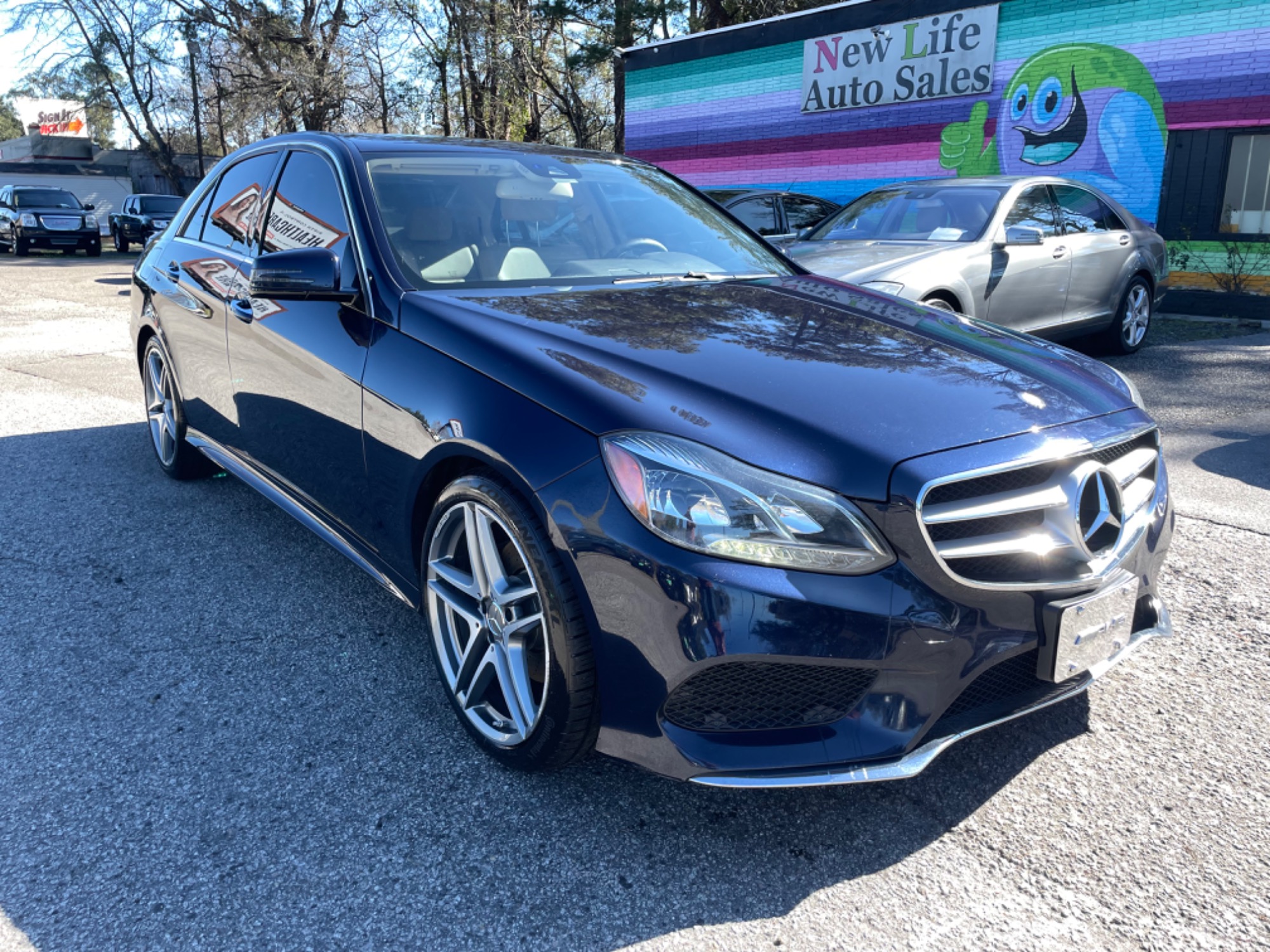 photo of 2014 MERCEDES-BENZ E-350 LUXURY 4MATIC - Sexy Starry Midnight Blue! 